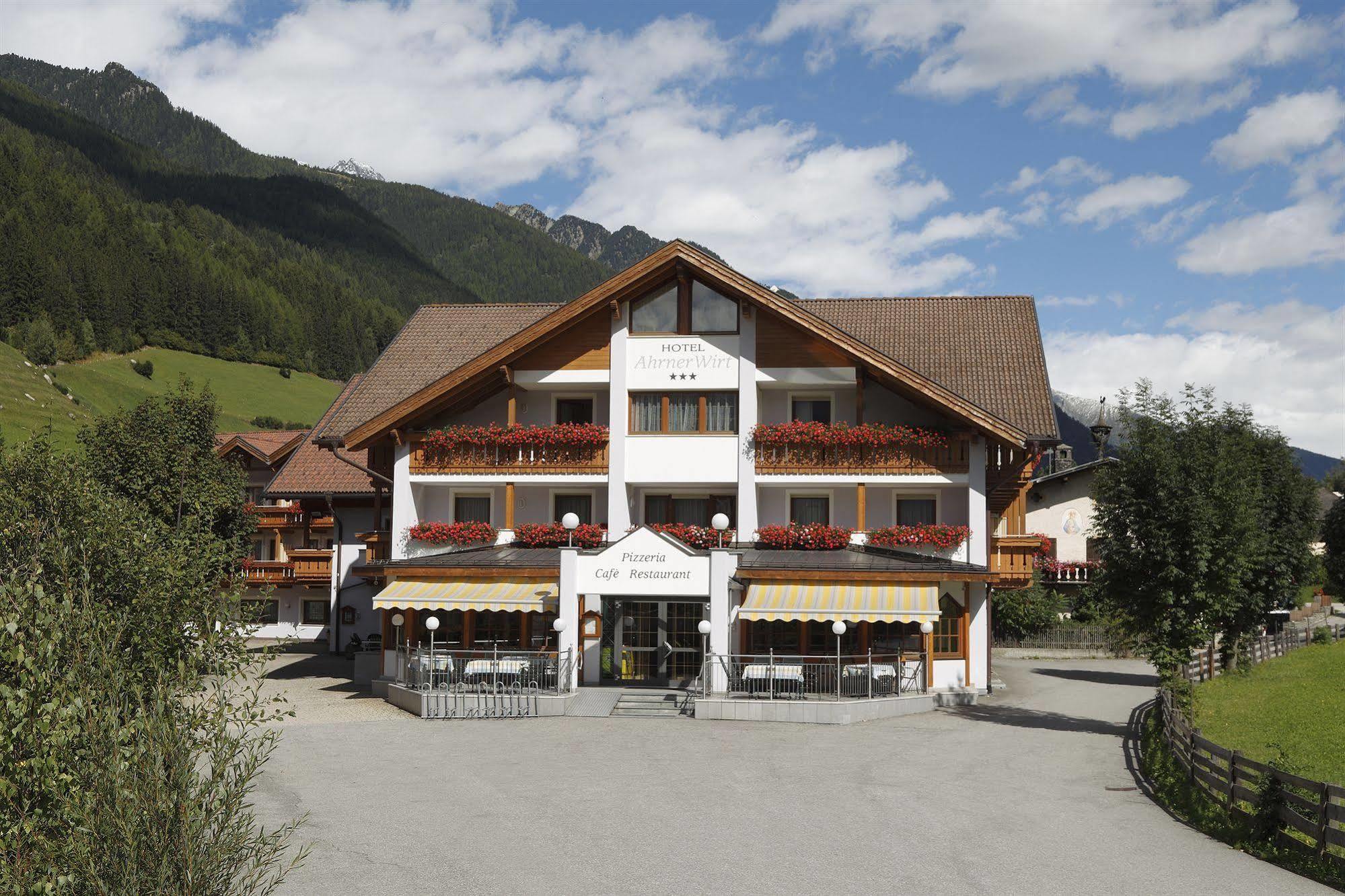 Ahrner Wirt Apartments Ahrntal ภายนอก รูปภาพ