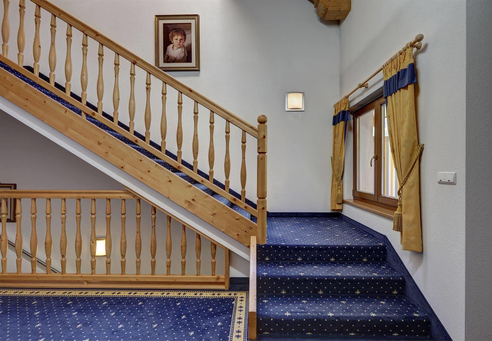 Ahrner Wirt Apartments Ahrntal ภายนอก รูปภาพ